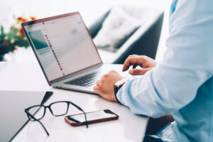 マッチングサイトの収益化の方法を解説！それぞれのメリットは？