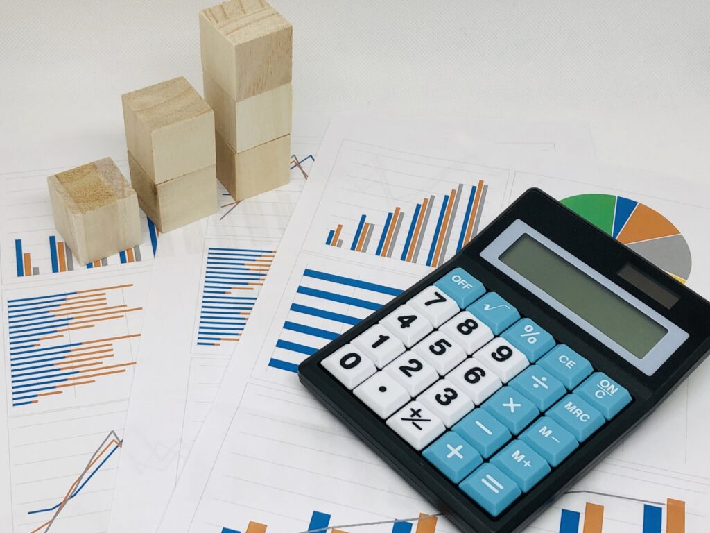 グラフと電卓と積み木