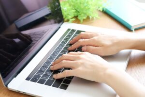 仕事請負サイト制作を依頼するときのポイントとは?依頼先・それぞれの特徴・相場について詳しく解説します